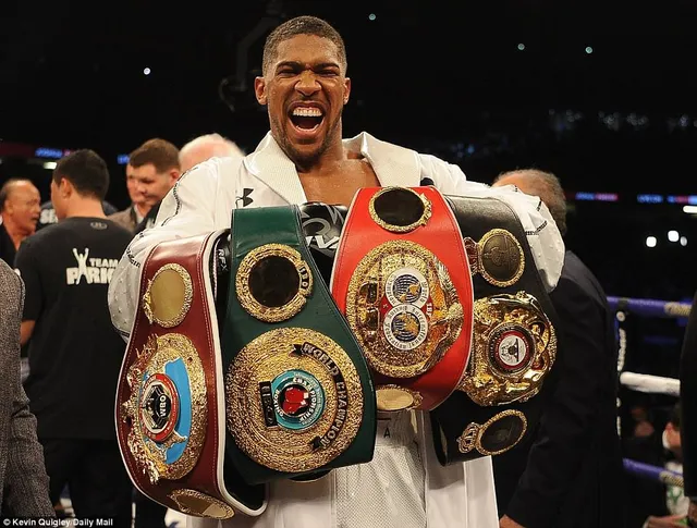 Anthony Joshua đả bại Joseph Parker trong trận siêu kinh điển boxing - Ảnh 2.