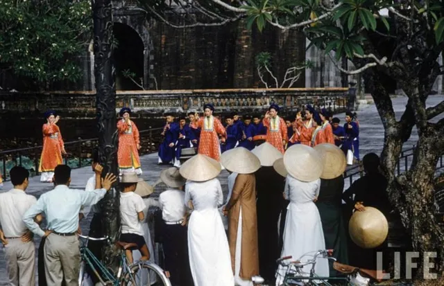 Cố đô Huế năm 1961 đẹp ngỡ ngàng trong loạt ảnh màu trên tạp chí Mỹ - Ảnh 9.