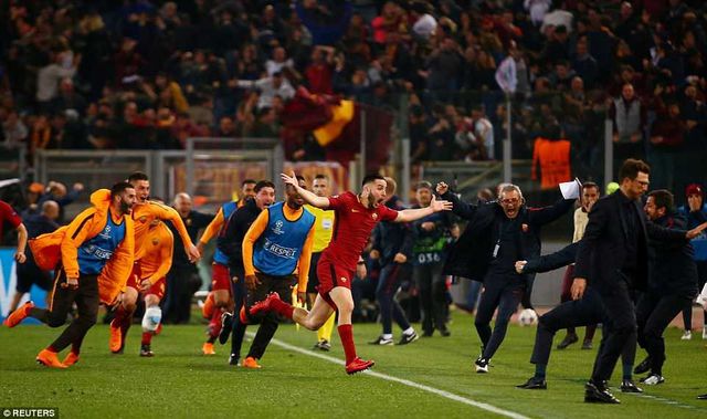 ẢNH: AS Roma ngược dòng không tưởng, loại Barcelona khỏi Champions League - Ảnh 13.