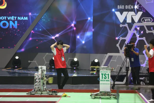 Robocon Việt Nam 2018: Nhiều kỷ lục được xác lập trong ngày thi đấu đầu tiên - Ảnh 9.