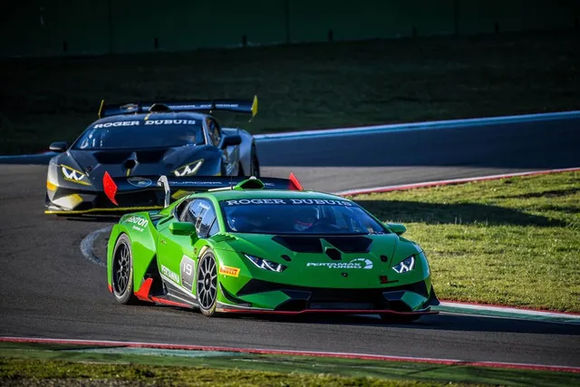 Lamborghini Huracan Super Trofeo EVO - “Bò chiến” trên đường đua - Ảnh 2.