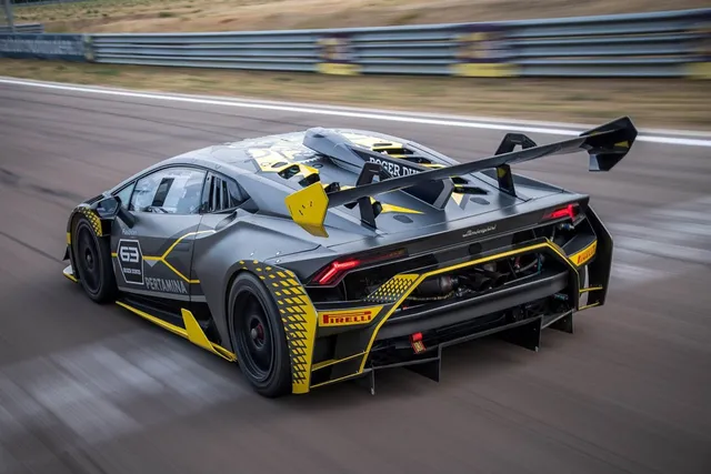 Lamborghini Huracan Super Trofeo EVO - “Bò chiến” trên đường đua - Ảnh 4.