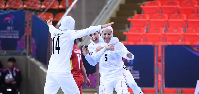 Giải futsal nữ châu Á 2018: ​Thua ĐT Iran, futsal nữ Việt Nam tranh hạng 3 cùng ĐT Thái Lan - Ảnh 4.