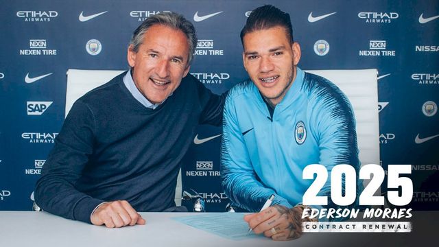 Ederson chính thức gia hạn hợp đồng với Man City - Ảnh 1.