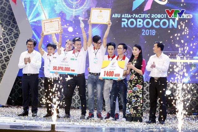 “Rồng bay” chỉ trong 22 giây, LH - ATM vô địch Robocon Việt Nam 2018 - Ảnh 29.