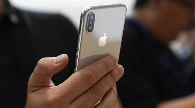 Apple hạ dự báo doanh thu, iPhone đã hết thời? - Ảnh 2.