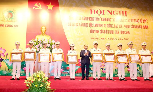 5 năm phong trào Công an nhân dân học tập, thực hiện 6 điều Bác Hồ dạy - Ảnh 1.