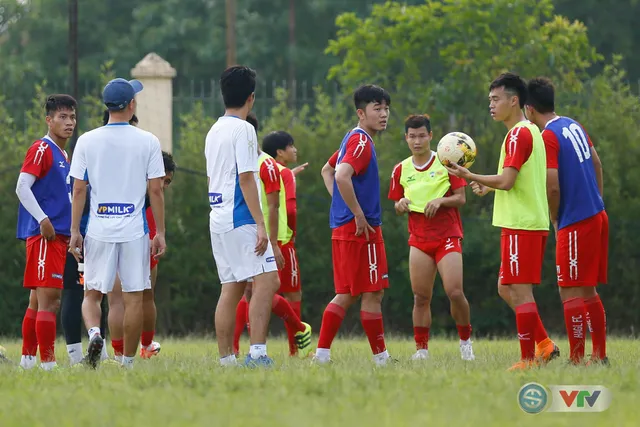 ẢNH: Xuân Trường, Công Phượng tươi như hoa trong buổi tập trước trận gặp CLB Hà Nội - Ảnh 1.