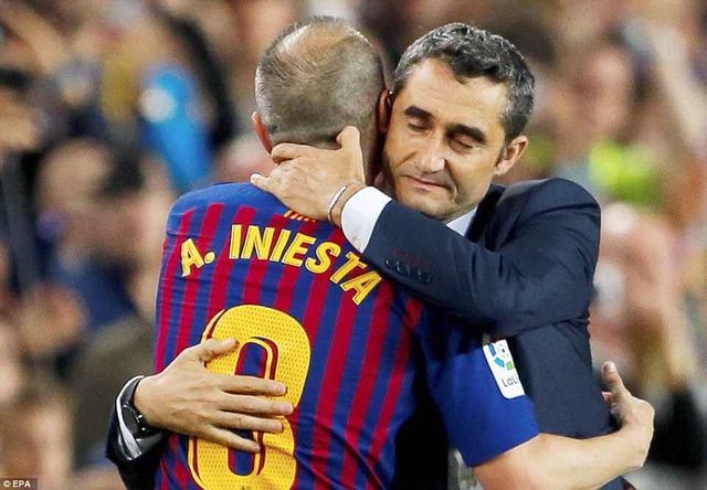 Những hình ảnh xúc động trong lễ chia tay Iniesta - Ảnh 9.