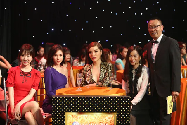 Hari Won hỏi xin số bác sĩ sản khoa vì quá đẹp trai - Ảnh 1. Hari Won hỏi xin số bác sĩ sản khoa vì quá đẹp trai - Ảnh 1.
