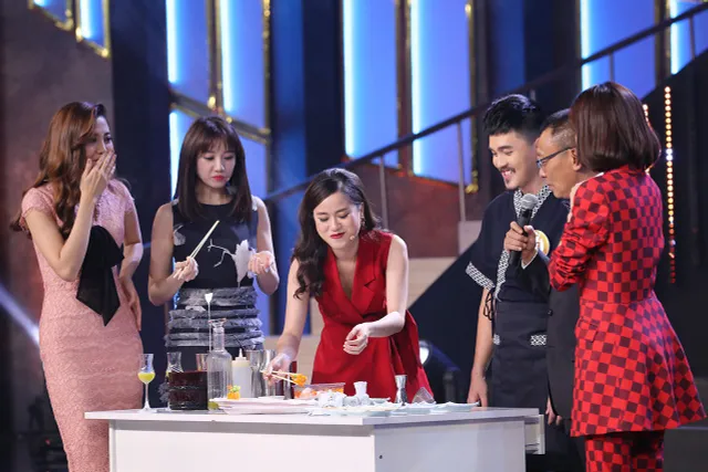 Chàng trai thích cắn môi khiến Hari Won, Lan Ngọc xỉu lên xỉu xuống - Ảnh 6. Chàng trai thích cắn môi khiến Hari Won, Lan Ngọc xỉu lên xỉu xuống - Ảnh 6.