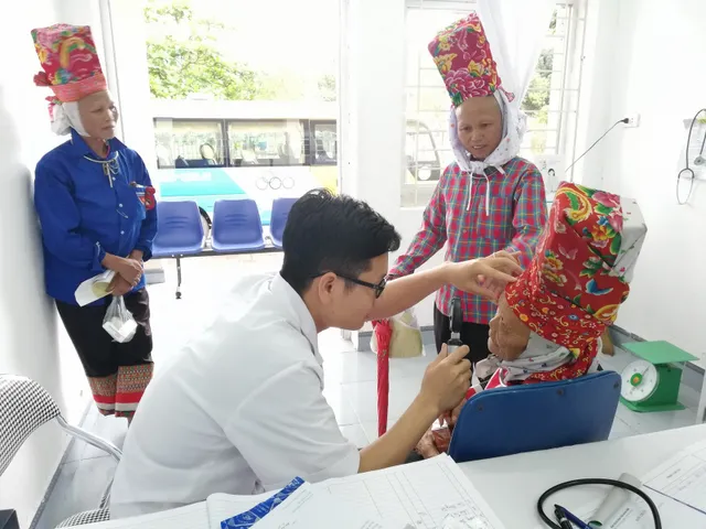 Khám và cấp phát thuốc miễn phí cho 400 người dân tại Quảng Ninh - Ảnh 1. Khám và cấp phát thuốc miễn phí cho 400 người dân tại Quảng Ninh - Ảnh 1.