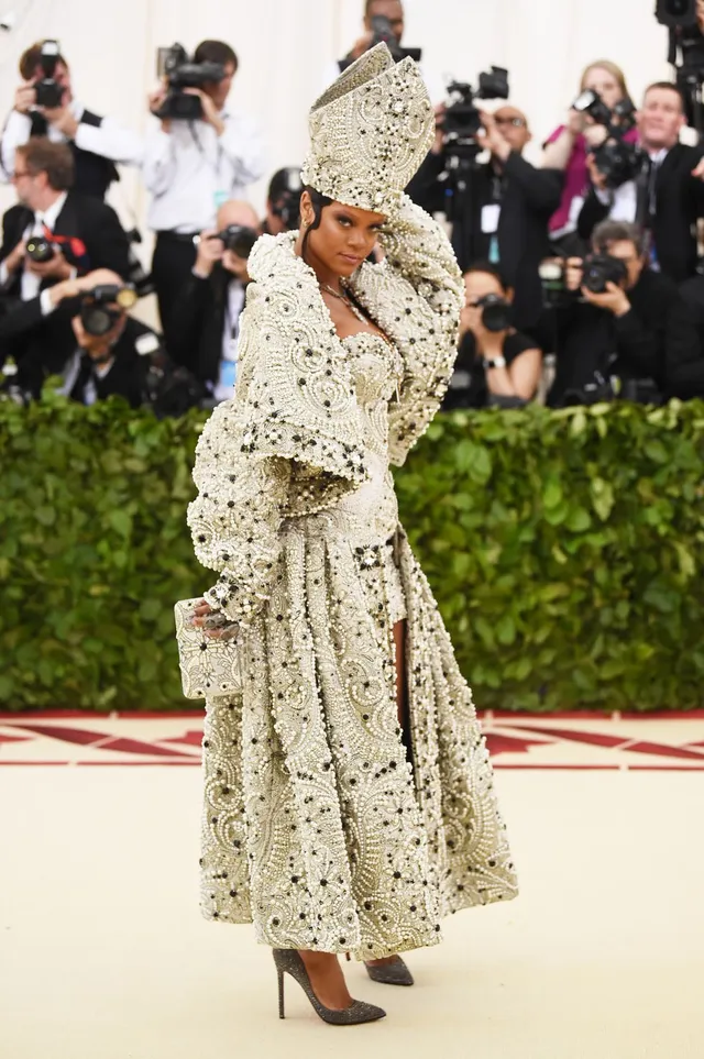 Những bộ cánh nổi bật nhất Met Gala 2018 - Ảnh 1.