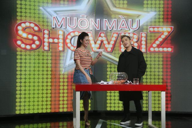 Mr.A mặt lạnh cực ngầu tại trường quay Muôn màu Showbiz - Ảnh 1.