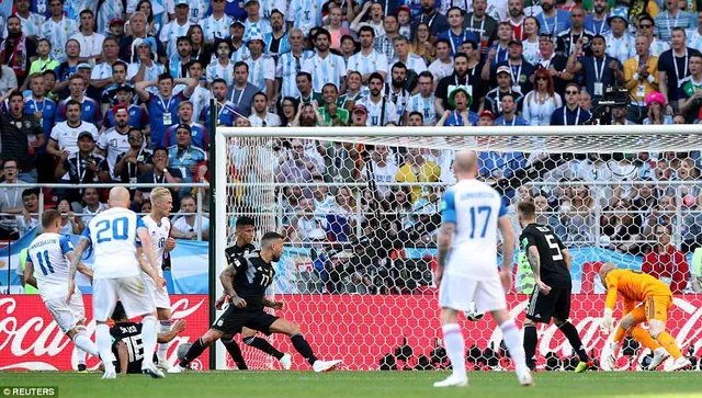 Cầm hòa Argentina, Iceland ghim cái tên Finnbogason vào sử sách - Ảnh 1.