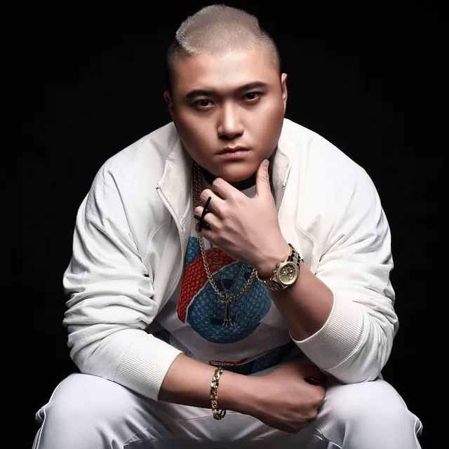 Ca sĩ Vũ Duy Khánh và DJ Natale khuấy đảo nhà hàng Bữa trưa vui vẻ - Ảnh 1.