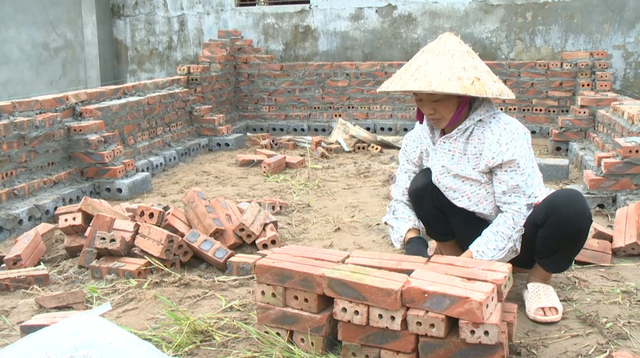 Người mẹ nghèo bất lực nhìn con gái mắc bệnh tim bẩm sinh đau đớn từng ngày - Ảnh 1.