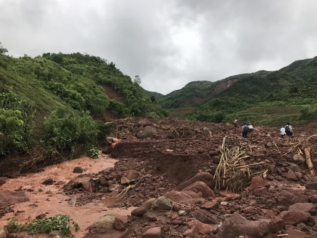 Vẫn chưa tìm được 5 nạn nhân mất tích vụ sạt lở tại Noong Hẻo (Lai Châu) - Ảnh 4.