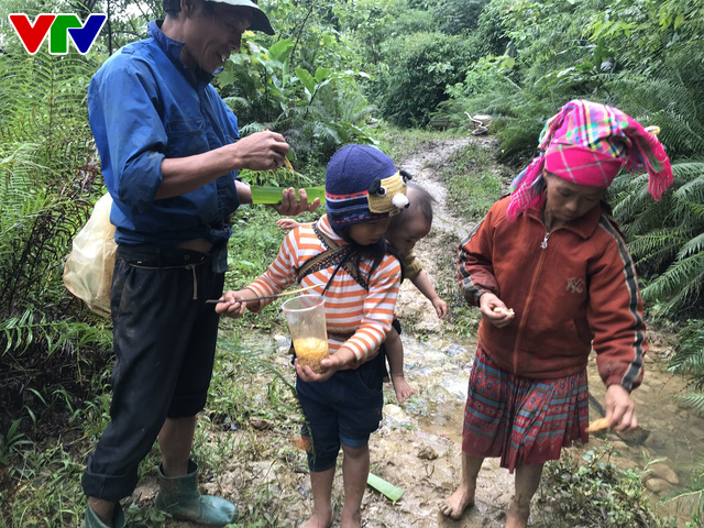 Các hộ dân bị vùi lấp nhà vì sạt lở tại Sìn Hồ, Lai Châu di dời đến khu tái định cư - Ảnh 8.