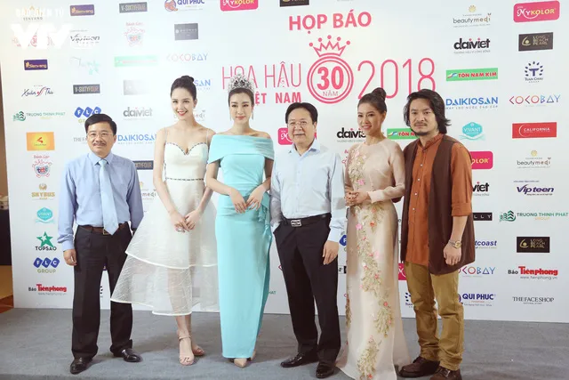 Dàn Hoa hậu, Á hậu hội ngộ khoe sắc ở buổi họp báo Hoa hậu Việt Nam 2018 - Ảnh 7.