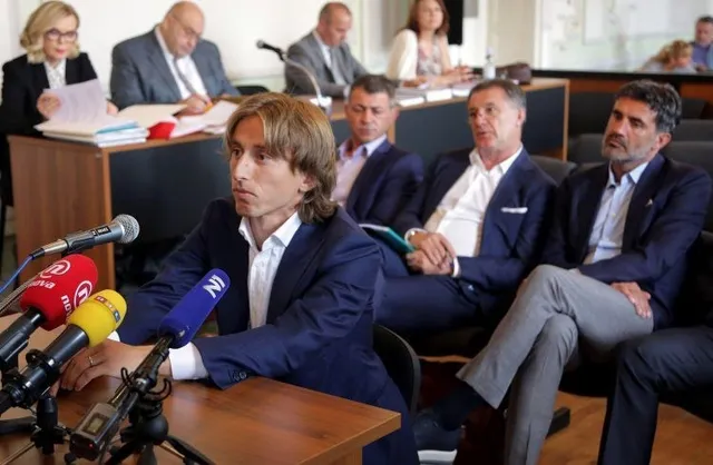 Luka Modric: Người hùng World Cup™ nhưng lại bị ghét bỏ ở quê nhà - Ảnh 1.