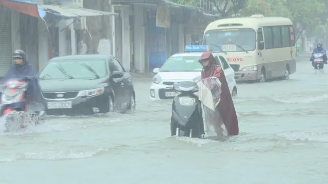 Nghệ An: Mưa to gây ngập úng, sạt lở nhiều tuyến đường và thiệt hại hoa màu - Ảnh 2.