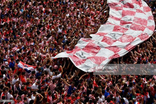 ĐT Croatia trở về sau chiến tích lịch sử: Còn bữa tiệc nào hoành tráng hơn thế? - Ảnh 2.