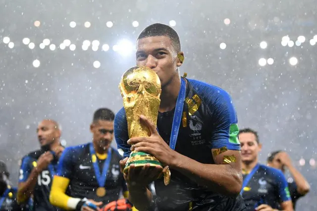 Đội hình đắt giá nhất lịch sử vốn có Neymar, Mbappe, Ronaldo nay có thêm Alisson - Ảnh 4.