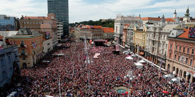 ĐT Croatia trở về sau chiến tích lịch sử: Còn bữa tiệc nào hoành tráng hơn thế? - Ảnh 1.