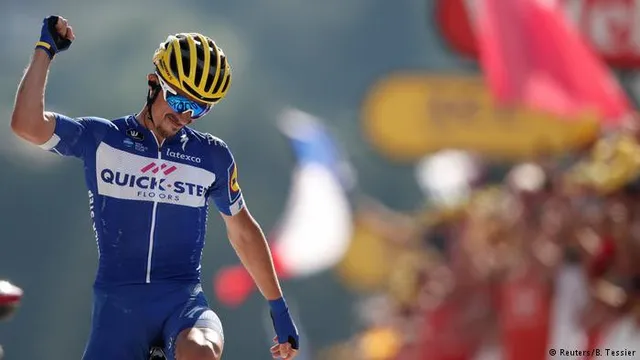 Julian Alaphilippe về nhất chặng 10 giải Tour de France - Ảnh 2.