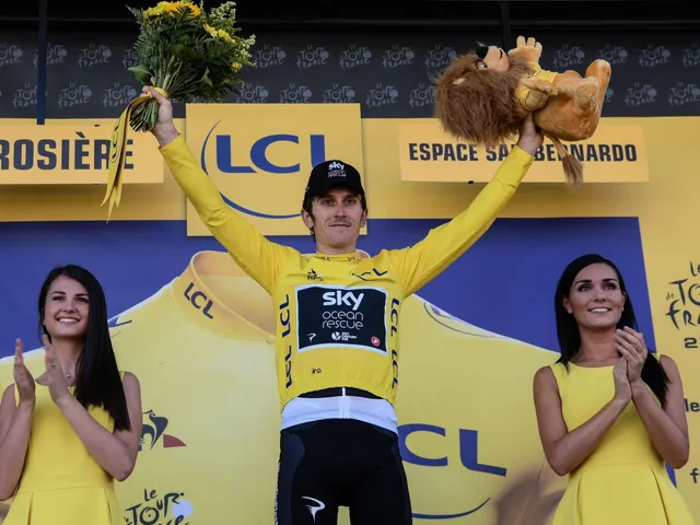 Tour de France: Geraint Thomas nhất chặng 11, áo vàng đổi chủ - Ảnh 1.