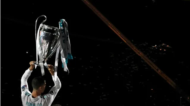 7 mục tiêu Ronaldo nhắm đến sau khi đầu quân cho Juventus: Quả bóng Vàng thứ 6 và hơn thế nữa - Ảnh 2.