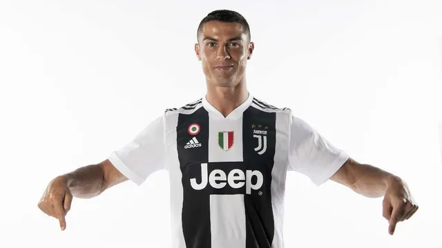 7 mục tiêu Ronaldo nhắm đến sau khi đầu quân cho Juventus: Quả bóng Vàng thứ 6 và hơn thế nữa - Ảnh 5.