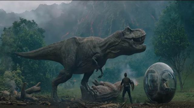 Jurassic World: Fallen Kingdom tiếp tục dẫn đầu phòng vé - Ảnh 1.