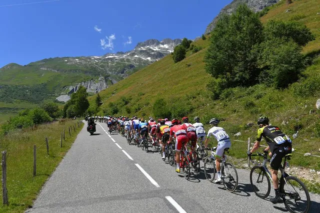 Chặng 12 Tour de France: Geraint Thomas tiếp tục giữ áo vàng - Ảnh 1.