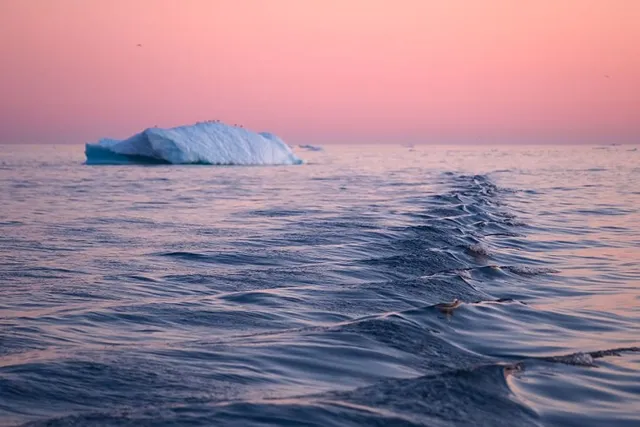 Ngắm vẻ đẹp siêu thực của vịnh băng Ilulissat - Ảnh 10.