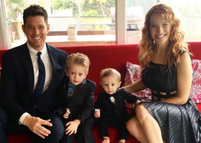 Michael Bublé và vợ chào đón đứa con thứ ba - Ảnh 2.