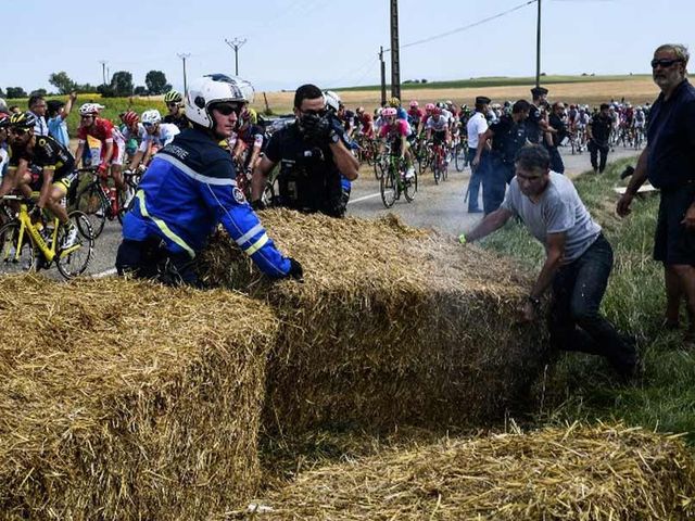 Julian Alaphilippe về nhất chặng 16 Tour de France 2018 - Ảnh 1.