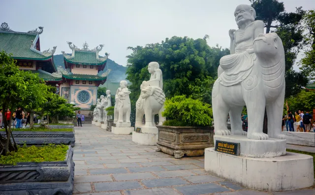 Chùa Linh Ứng Bãi Bụt (Đà Nẵng), cõi Phật giữa trần gian - Ảnh 1.