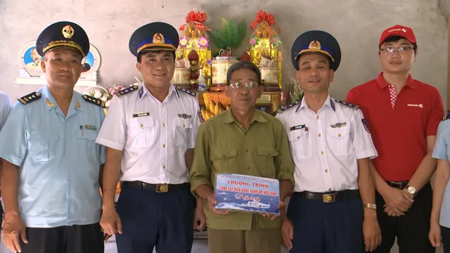 Chung tay làm sạch môi trường biển bảo vệ màu xanh đảo ngọc Cô Tô - Ảnh 4. Chung tay làm sạch môi trường biển bảo vệ màu xanh đảo ngọc Cô Tô - Ảnh 4.