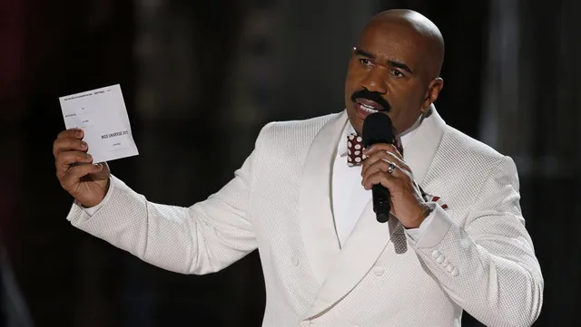 Steve Harvey tiếp tục được chọn làm người dẫn chương trình Hoa hậu hoàn vũ 2018 - Ảnh 1.