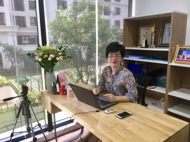 Trực tiếp Thế hệ số 18h30 (20/08): Học tiếng Anh trực tuyến - Học ảo, chất lượng có ảo? - Ảnh 1. Trực tiếp Thế hệ số 18h30 (20/08): Học tiếng Anh trực tuyến - Học ảo, chất lượng có ảo? - Ảnh 1.