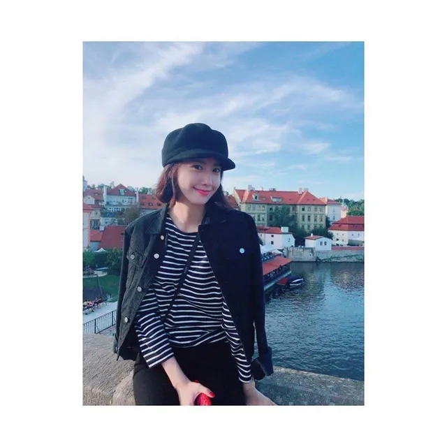 YoonA (SNSD) lộ chân cong kém xinh khi khoe ảnh vi vu trời Tây - Ảnh 5. YoonA (SNSD) lộ chân cong kém xinh khi khoe ảnh vi vu trời Tây - Ảnh 5.