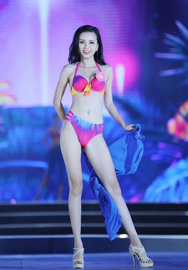 Màn trình diễn bikini nóng bỏng của thí sinh HHVN 2018 tại Đà Nẵng - Ảnh 6.