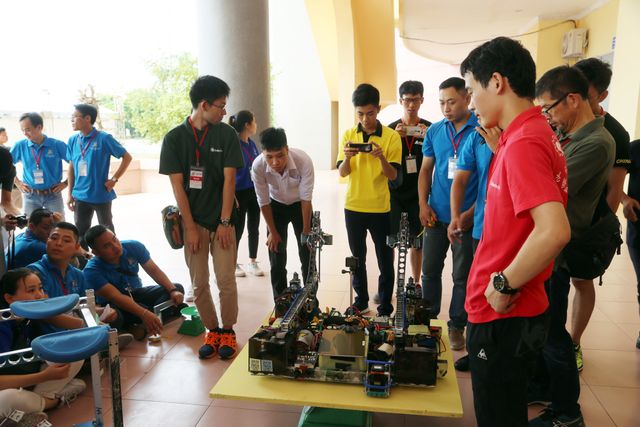 ABU Robocon 2018: Ngày đầu của các đội tuyển tại khu tập kết robot - Ảnh 10.