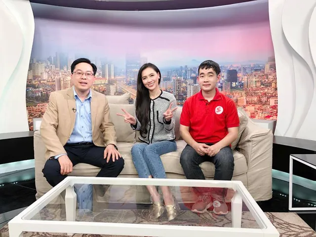 Hai nữ MC song Minh nhập cuộc đua Top 5 VTV Awards 2018 - Ảnh 1.