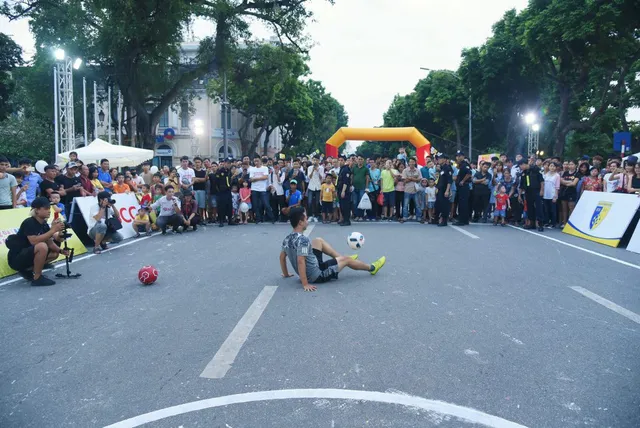 Lễ hội bóng đá Street Football 2018 sẽ diễn ra ở phố đi bộ hồ Hoàn Kiếm - Ảnh 1.