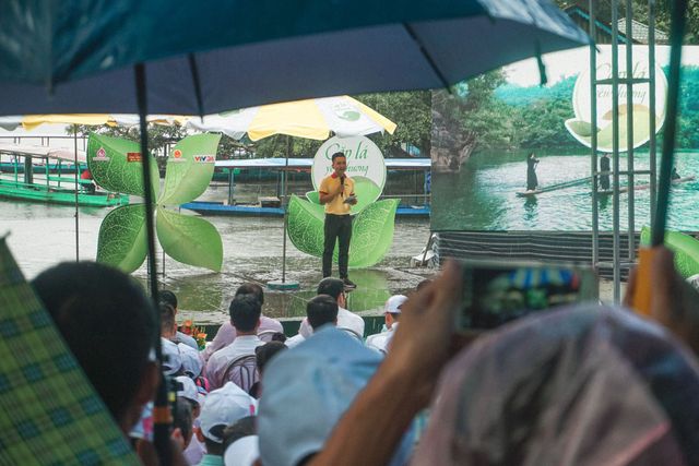 Hàng trăm người đội mưa đến với THTT Cặp lá yêu thương tại Bắc Kạn - Ảnh 1.