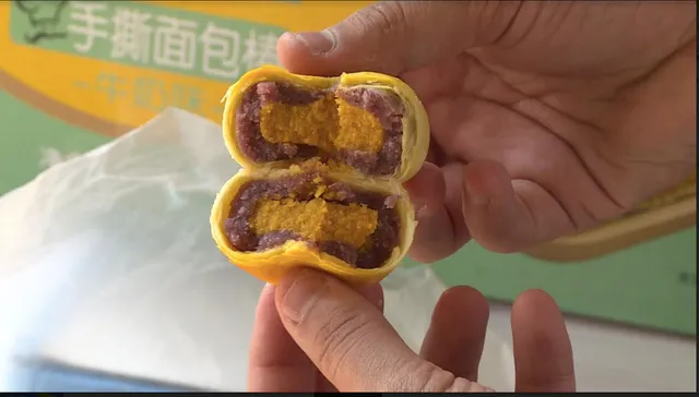 Hà Nội: Bắt giữ lô hàng bánh trung thu siêu rẻ - Ảnh 2. Hà Nội: Bắt giữ lô hàng bánh trung thu siêu rẻ - Ảnh 2.