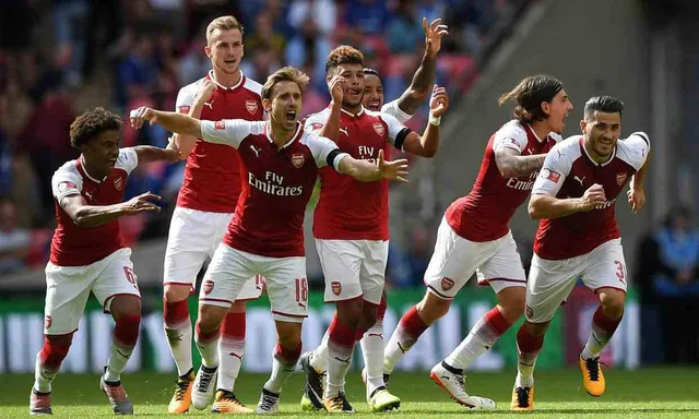 ẢNH: Nhìn lại 10 trận đấu giữa Arsenal và Chelsea - Ảnh 9.